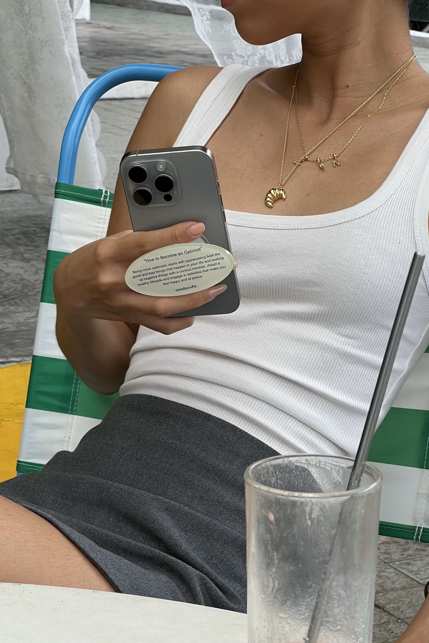How to Become an Optimist, Phone Grip